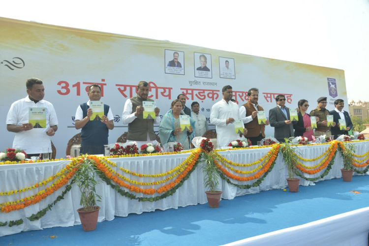 Launch of Book Sadak Sarita by the Hon'ble Transport Minister During the National Road Safety Week, 2020